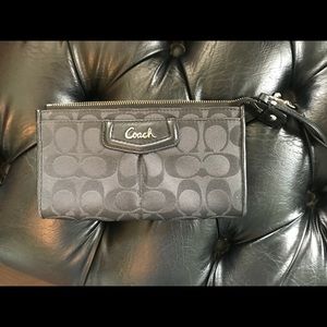 Coach Signature Wallet Wristlet Black